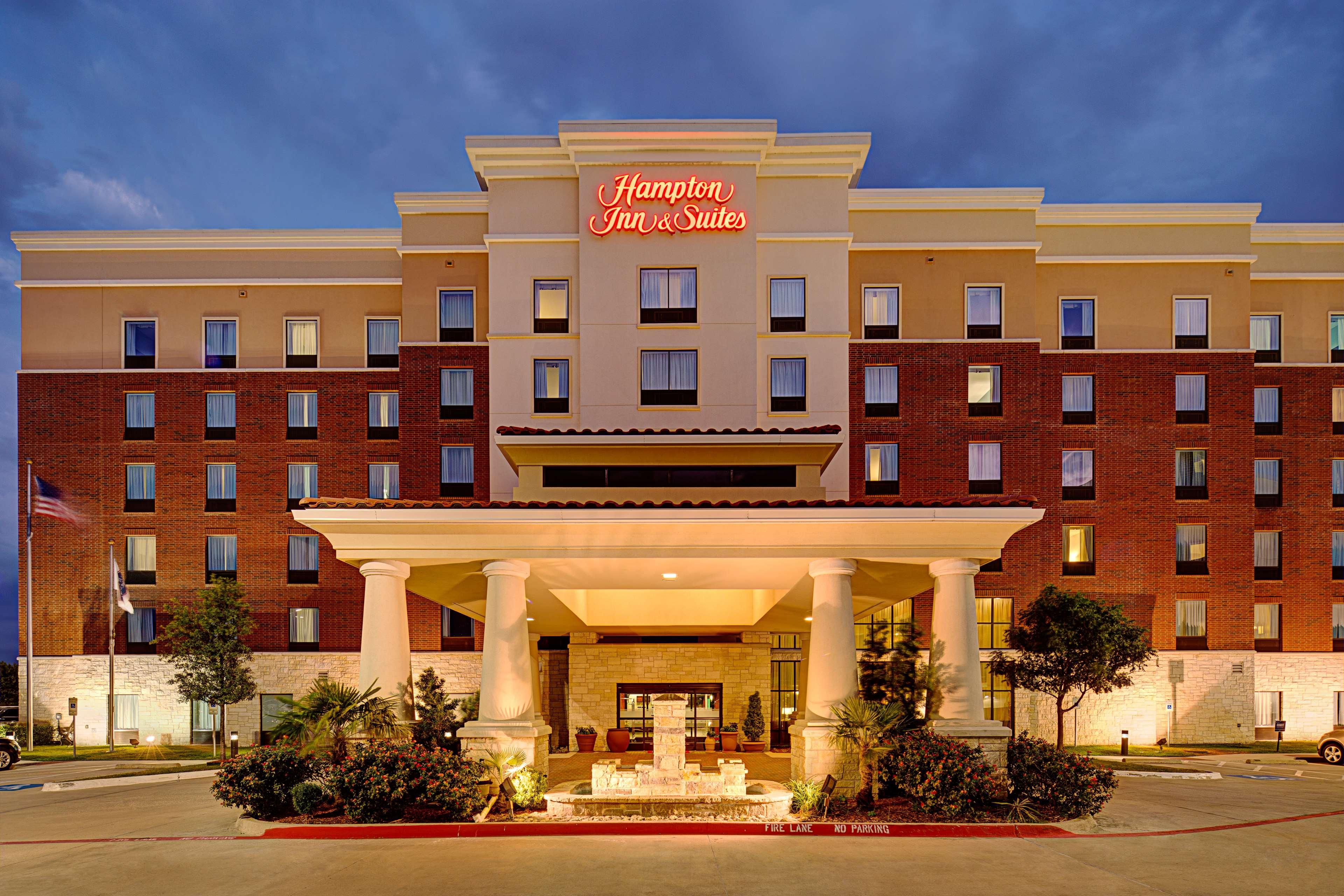 Hampton Inn And Suites Dallas/Lewisville-Vista Ridge Mall Buitenkant foto